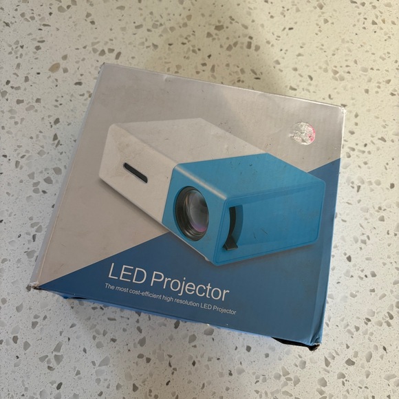 Viral Mini Projector in Blue - BRAND NEW - Picture 2 of 9